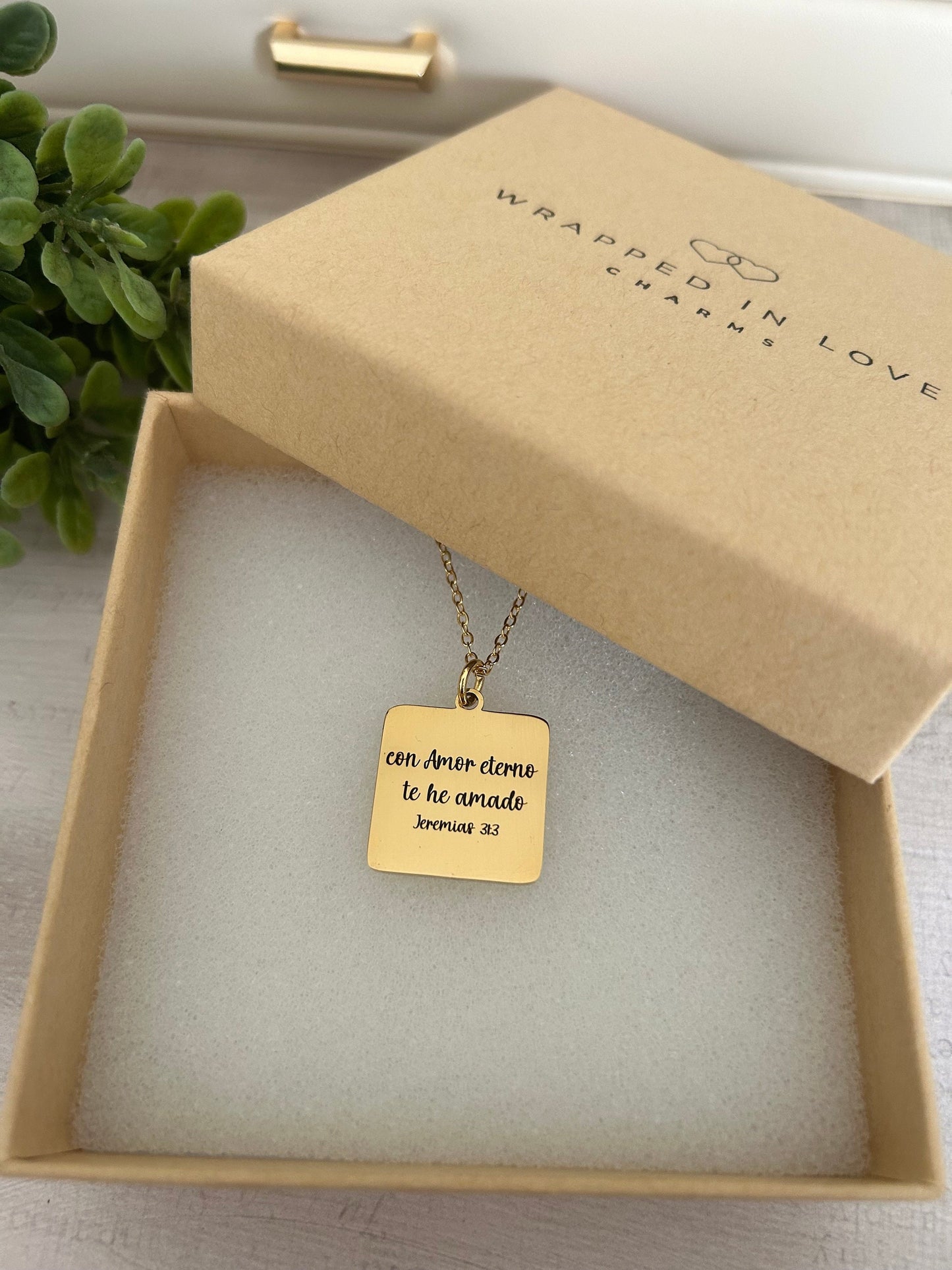 I have Loved you with an Everlasting Love Bible Verse Necklace, Spanish, 16K Gold Plated, Christian gifts, Mothers Day Gift, Scripture Charm