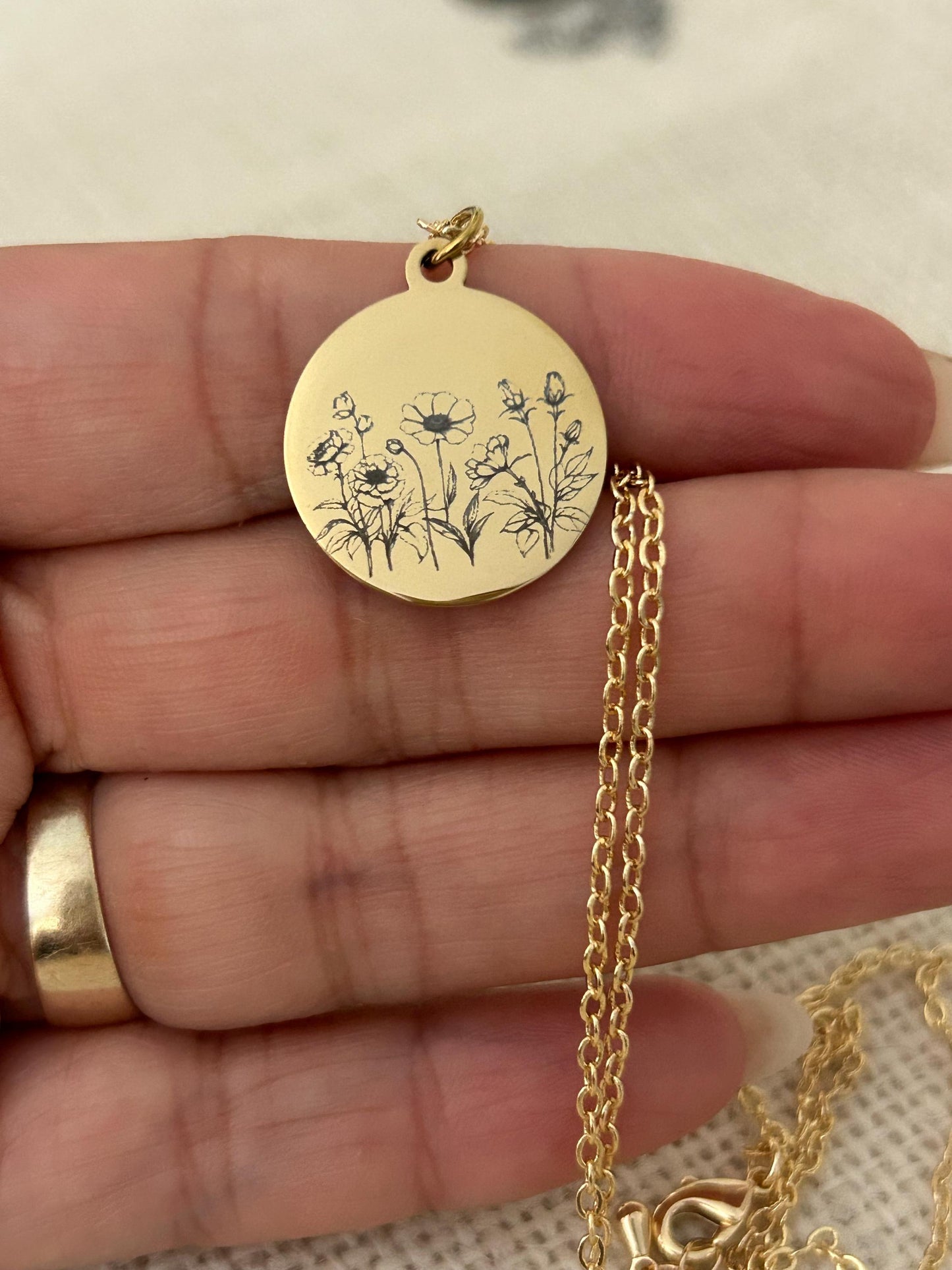 Personalized Engraved Flower Necklace, 14K Gold Plated, Birthday Gift for Her, Flower Bouquet Necklace