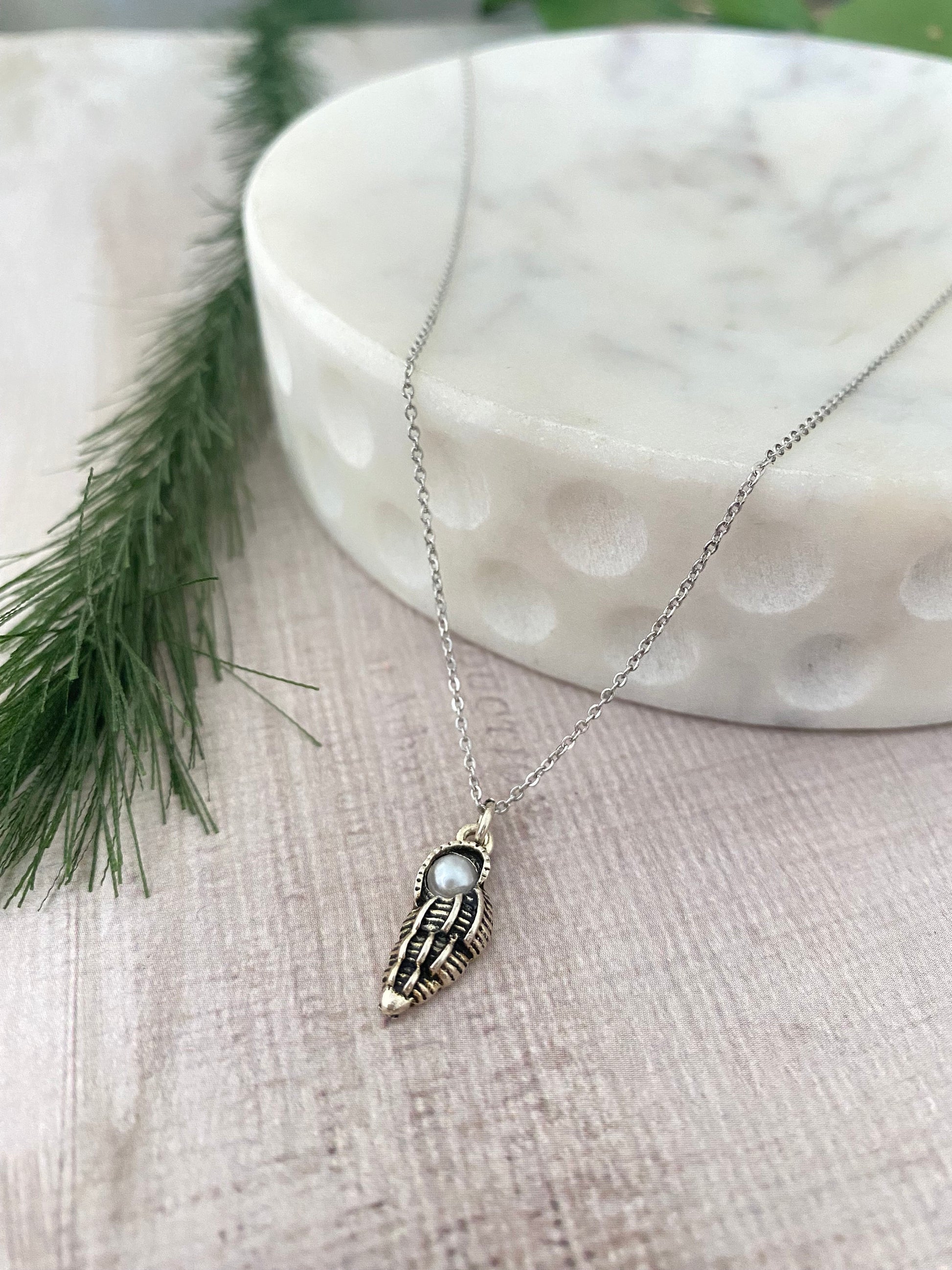 Silver Dainty Shell necklace, Ocean Sea Charms, Summer Jewelry, conch shell, beach necklace, spiral shell pendant, sea shell jewelry