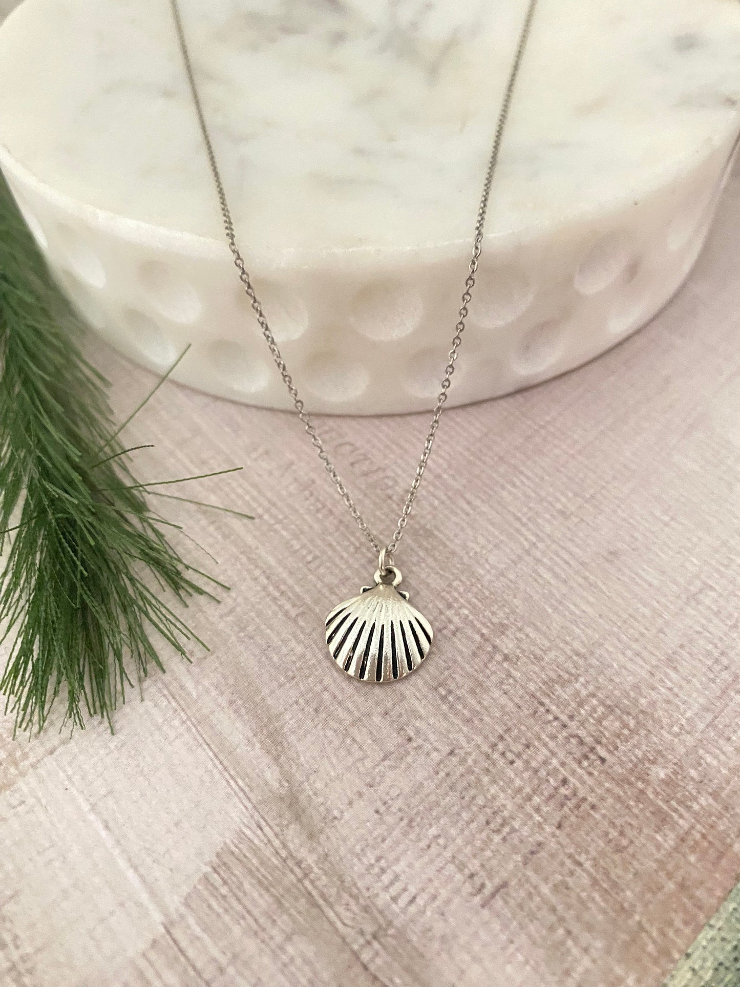 Stainless Steel Seashell Necklace Ocean Pendant Beach Gifts Sea Charms Scallop Shell Summer Jewelry