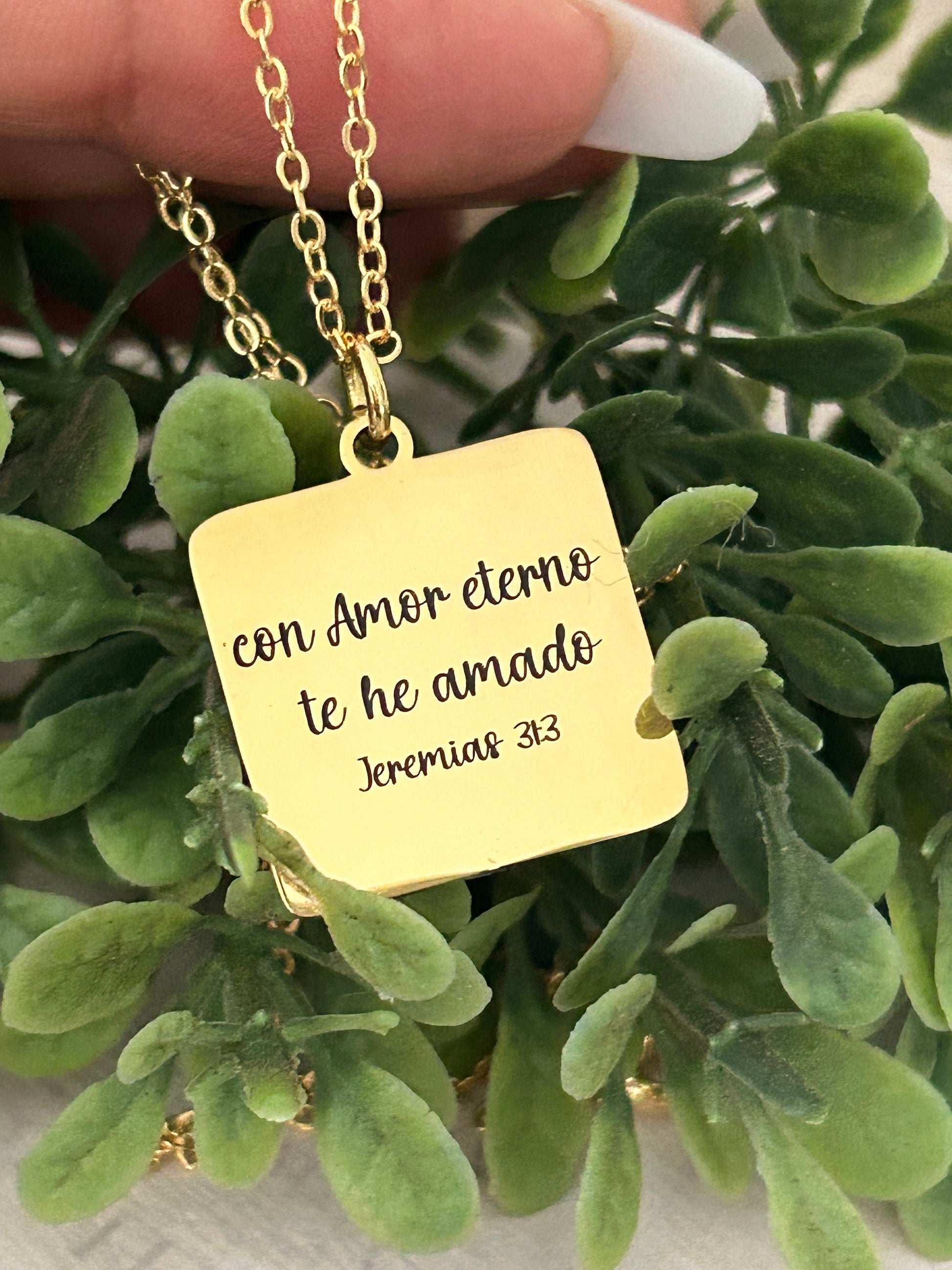 I have Loved you with an Everlasting Love Bible Verse Necklace, Spanish, 16K Gold Plated, Christian gifts, Mothers Day Gift, Scripture Charm