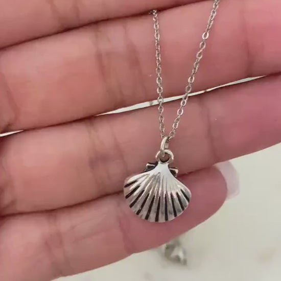 Stainless Steel Seashell Necklace Ocean Pendant Beach Gifts Sea Charms Scallop Shell Summer Jewelry