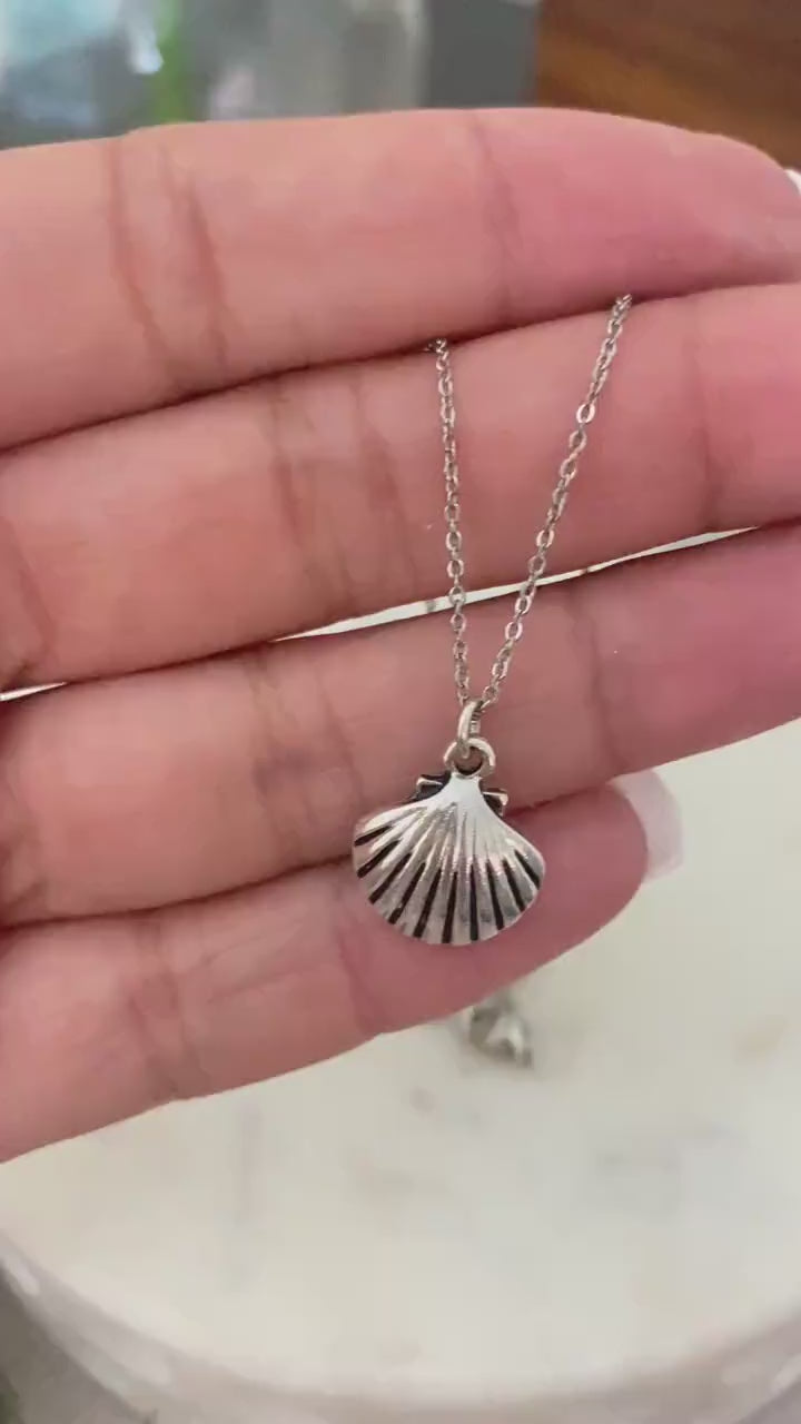 Stainless Steel Seashell Necklace Ocean Pendant Beach Gifts Sea Charms Scallop Shell Summer Jewelry